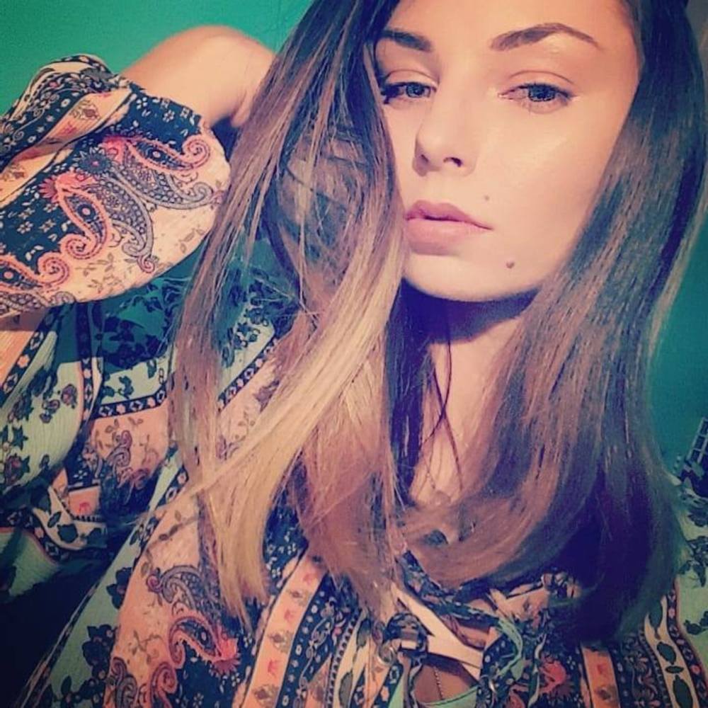 Welcome to my closet, I'm Shannon